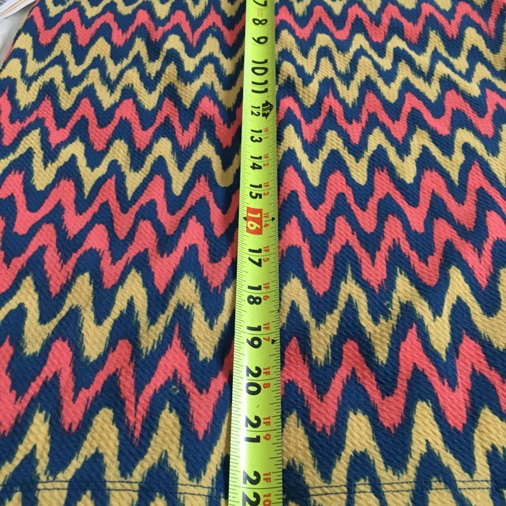 LuLaRoe Cassie Woman’s XS Pencil Skirt Yellow Red - Picture 8 of 8